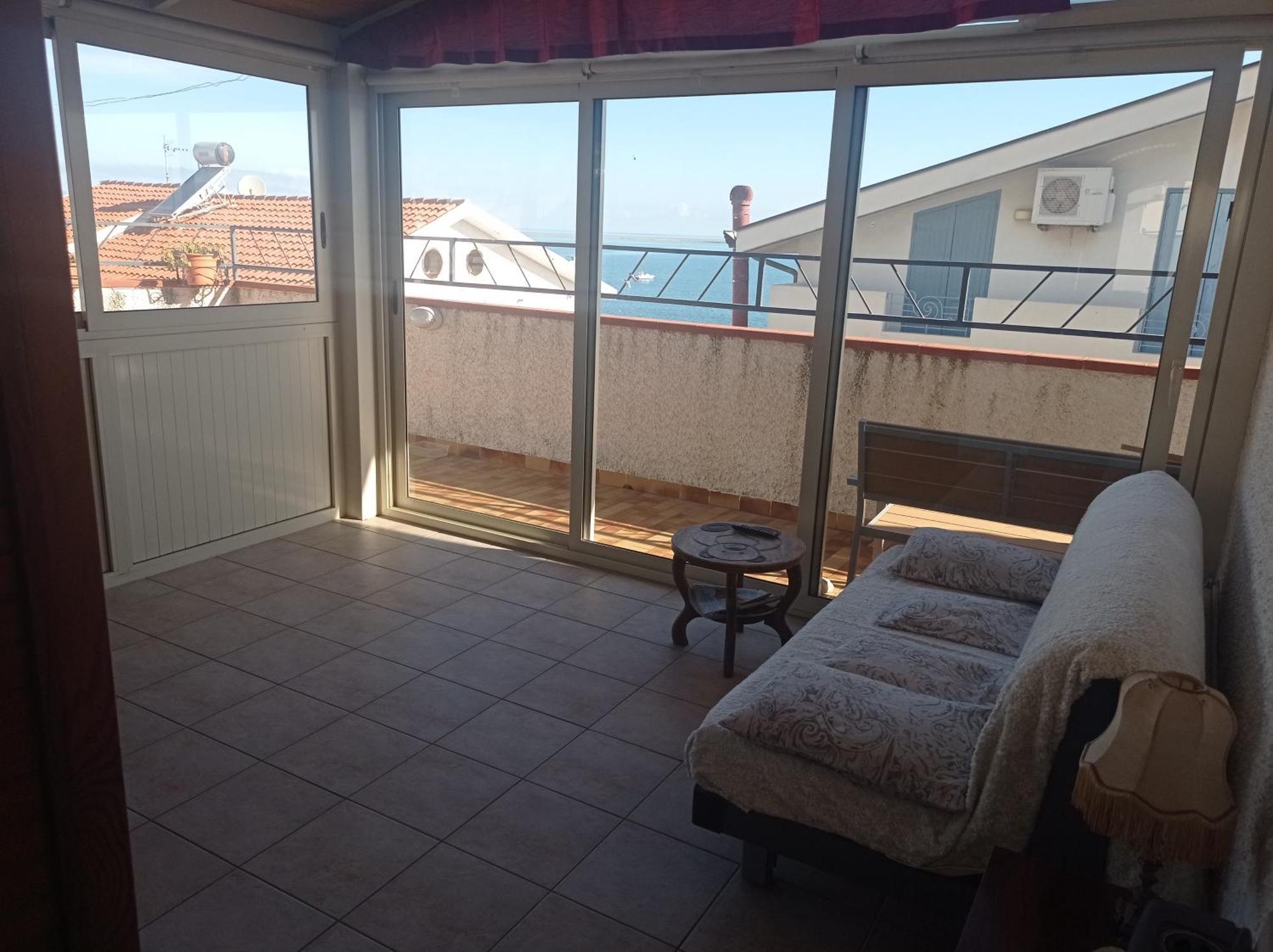 Ferienhaus Mansarda Con Terrazzo Vista Mare
